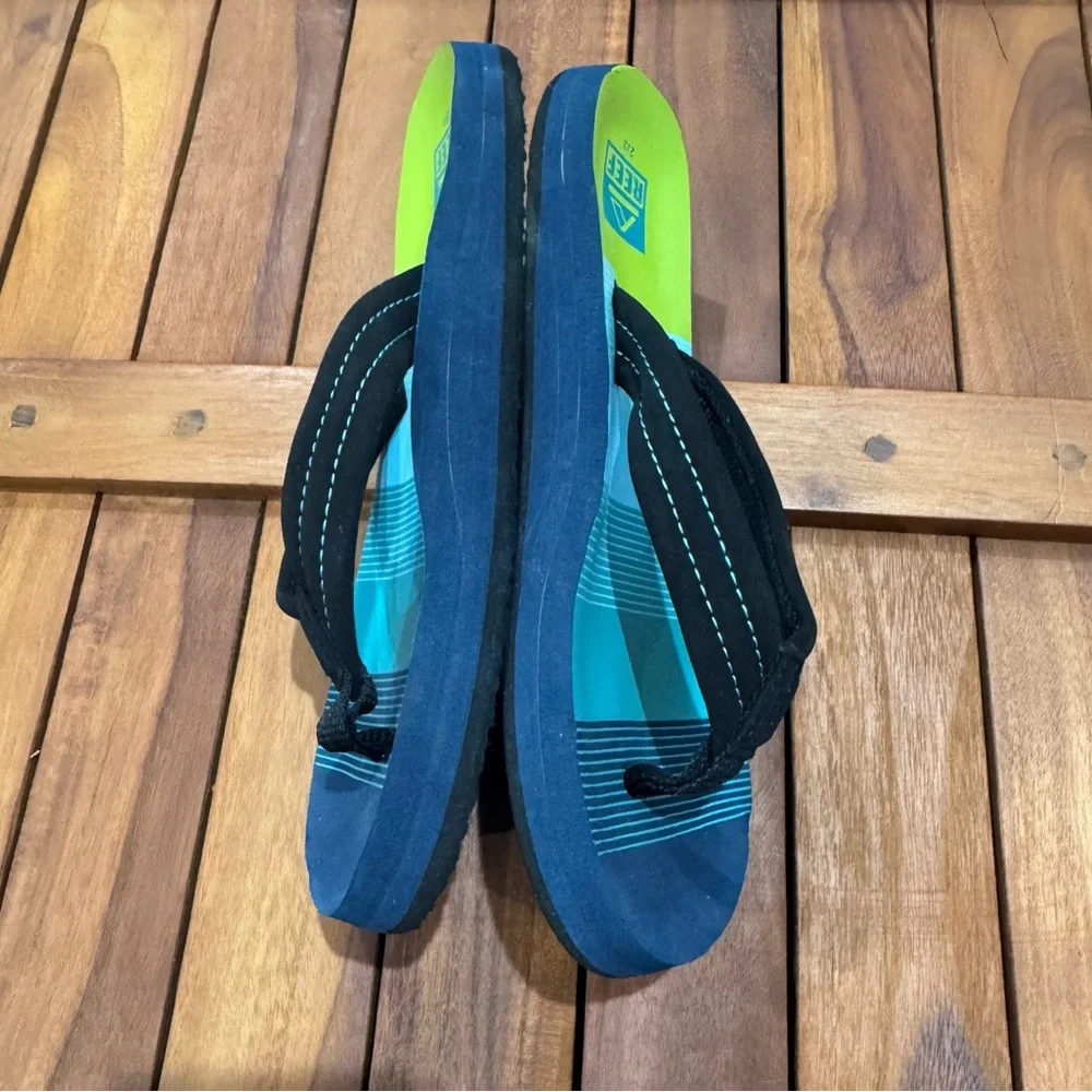 Reef Ahi Kids Black Sandals/Flip Flops for Casual Comfort Size 2/3